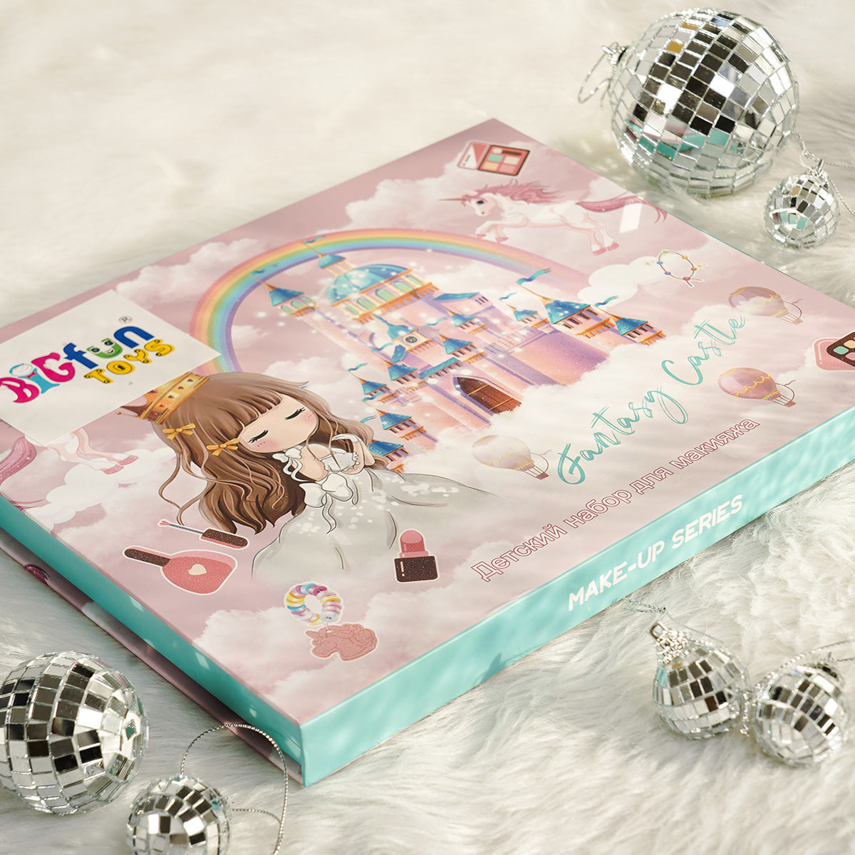 28 Pieces Make Up & Accessory Kit