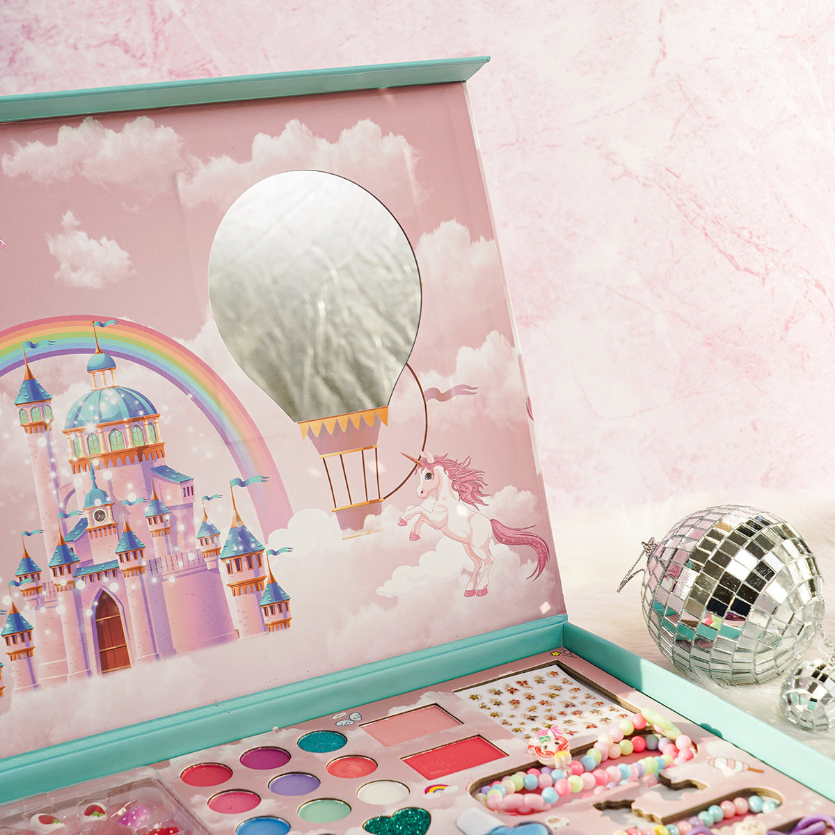 28 Pieces Make Up & Accessory Kit